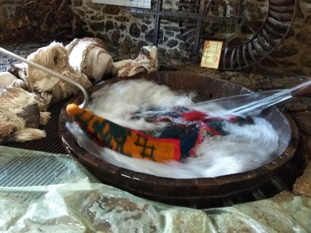 2018-7-23_ Ε Παπαδοπούλου_πλύσιμο στη νεροτριβή (10)